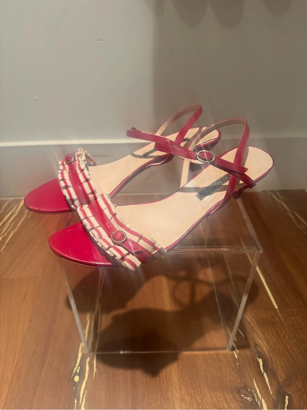 Studio Pollini Red Patent Ruffle Slingback Sandals. Size 40.  ♥️ Dolce Vita!